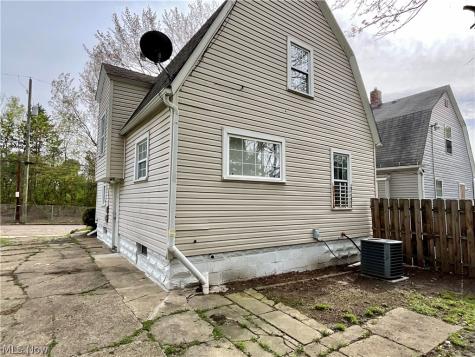 261 Russell Avenue Akron OH 44311