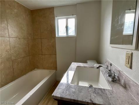 261 Russell Avenue Akron OH 44311
