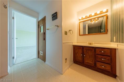 38847 Sunset Trail Willoughby OH 44094