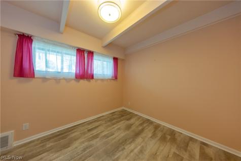 38847 Sunset Trail Willoughby OH 44094