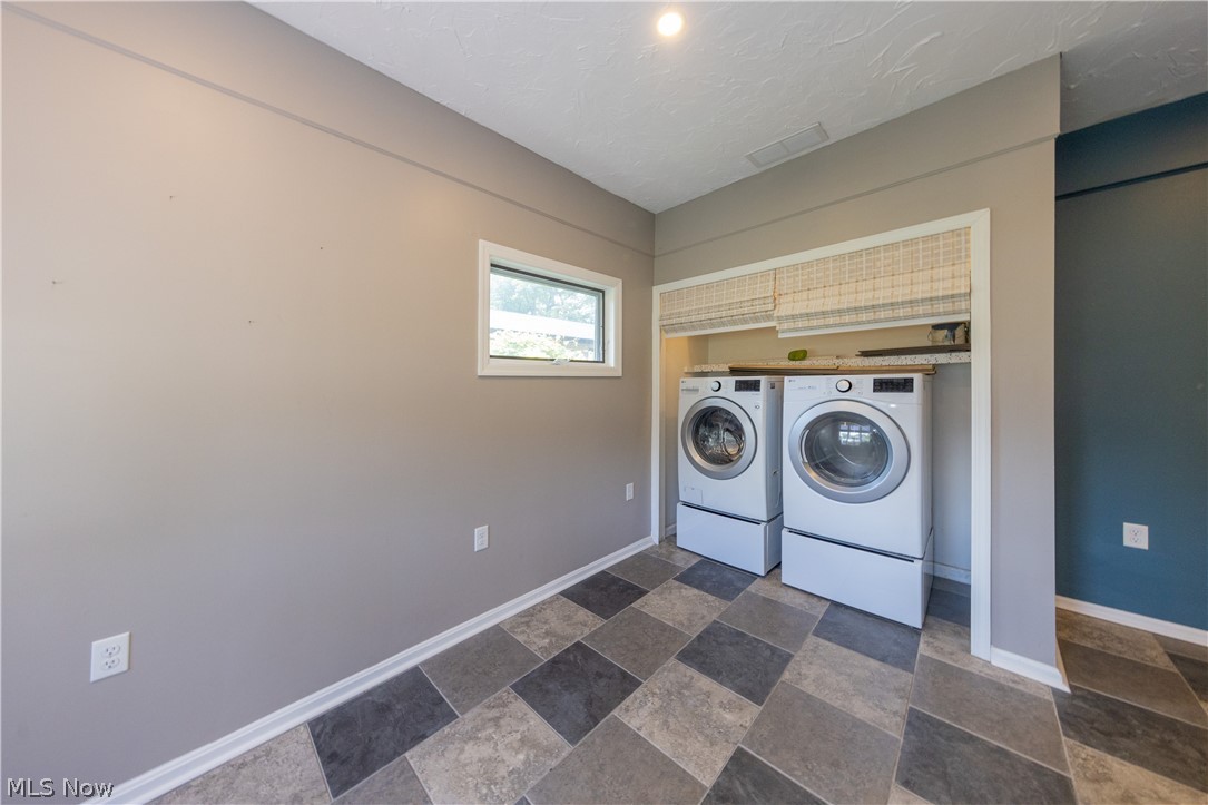 38847 Sunset Trail Willoughby OH 44094