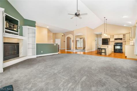 2041 Penhurst Circle NE North Canton OH 44720