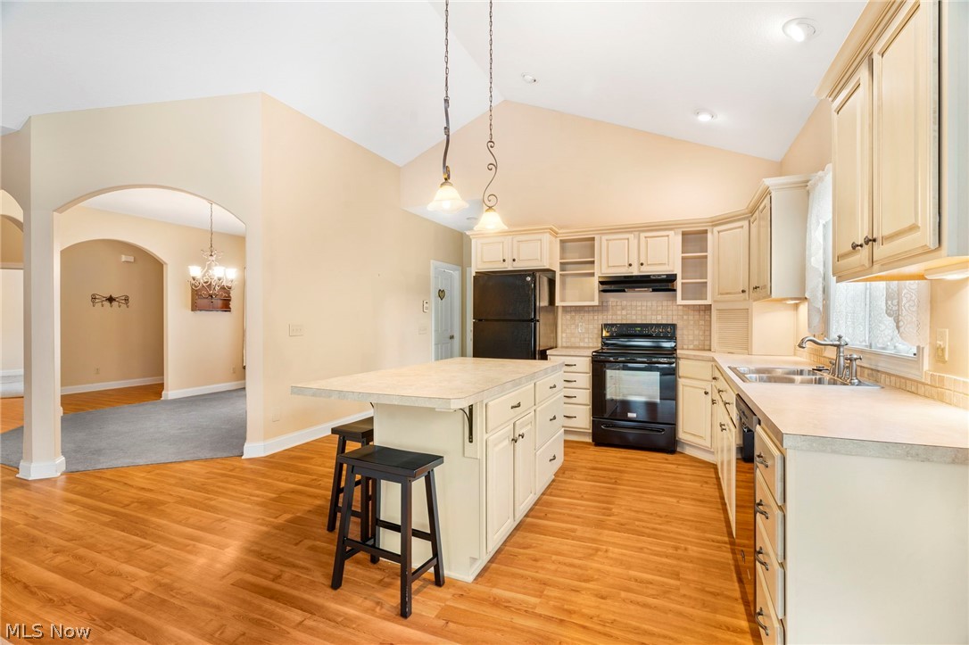 2041 Penhurst Circle NE North Canton OH 44720