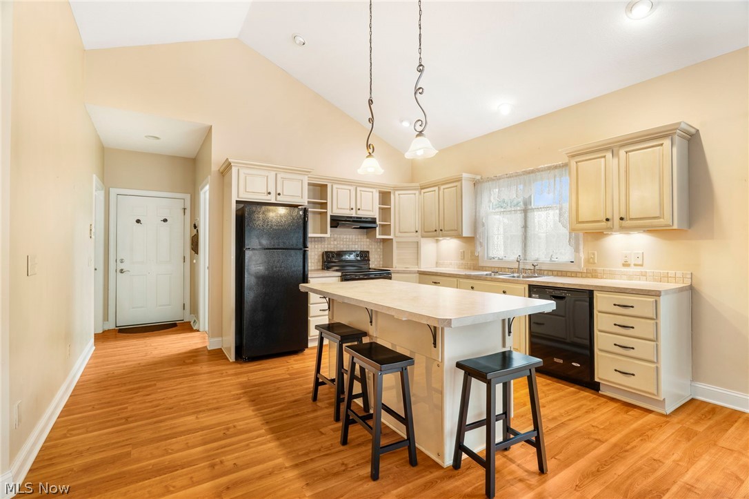 2041 Penhurst Circle NE North Canton OH 44720