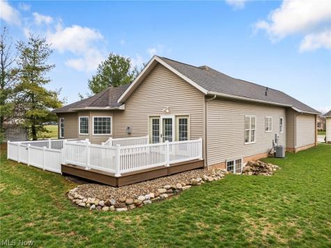 2041 Penhurst Circle NE North Canton OH 44720