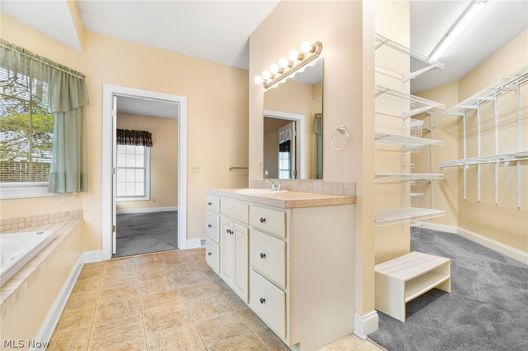 2041 Penhurst Circle NE North Canton OH 44720