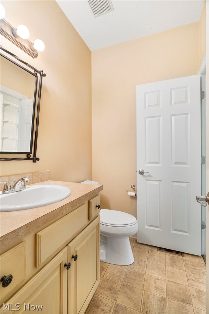2041 Penhurst Circle NE North Canton OH 44720