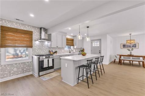 26927 E Oviatt Road Bay Village OH 44140