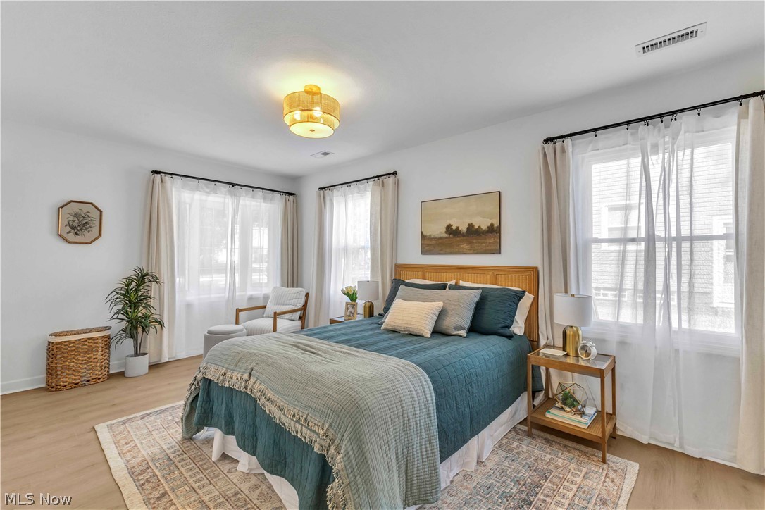 26927 E Oviatt Road Bay Village OH 44140