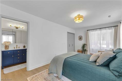 26927 E Oviatt Road Bay Village OH 44140