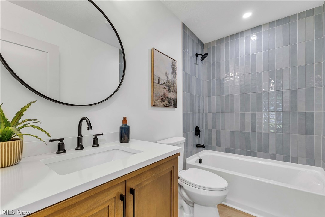 26927 E Oviatt Road Bay Village OH 44140