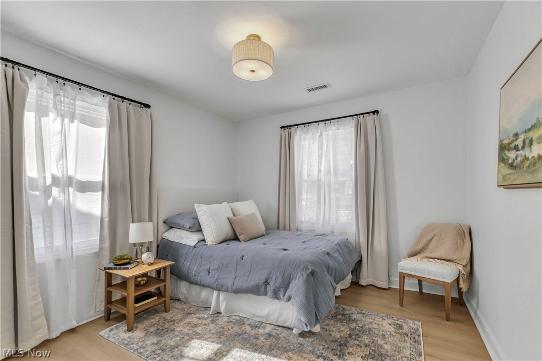 26927 E Oviatt Road Bay Village OH 44140