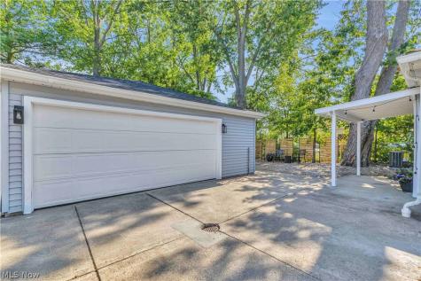 26927 E Oviatt Road Bay Village OH 44140