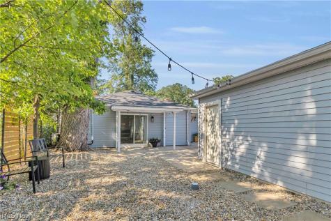 26927 E Oviatt Road Bay Village OH 44140