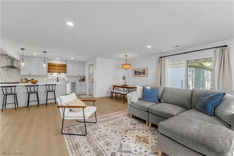 26927 E Oviatt Road Bay Village OH 44140