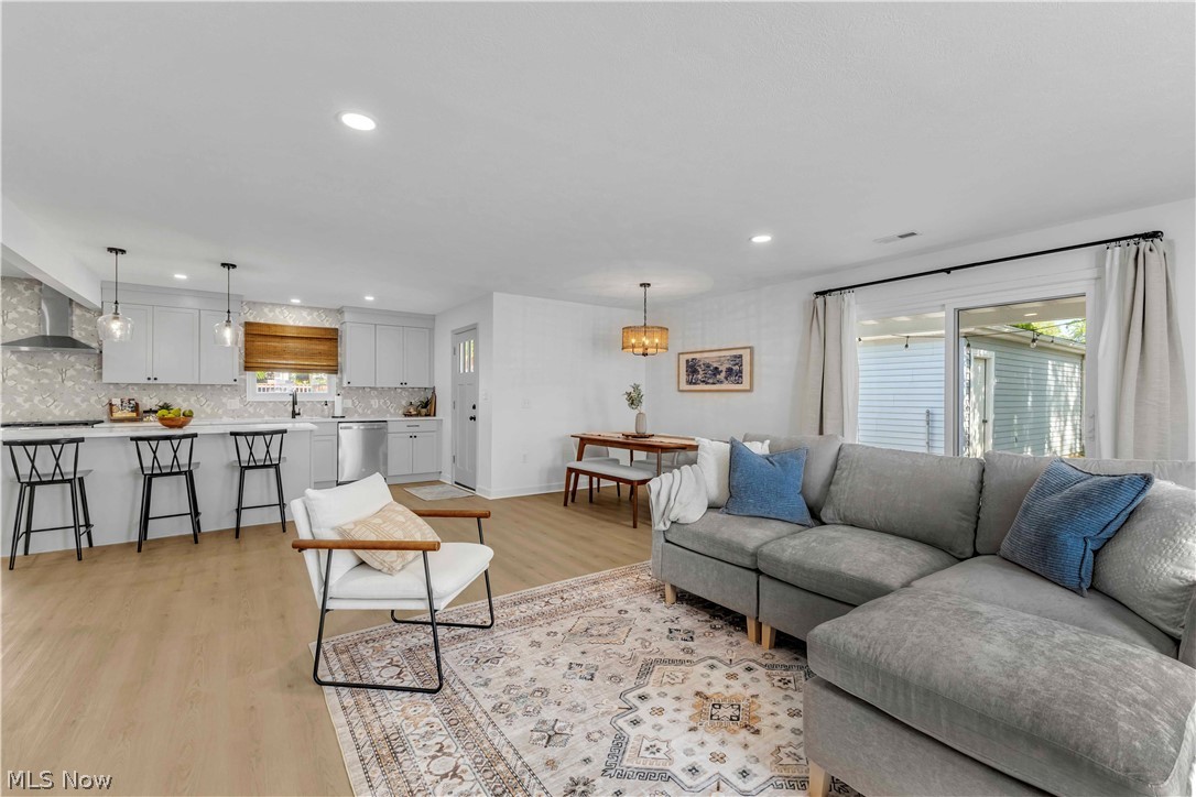 26927 E Oviatt Road Bay Village OH 44140
