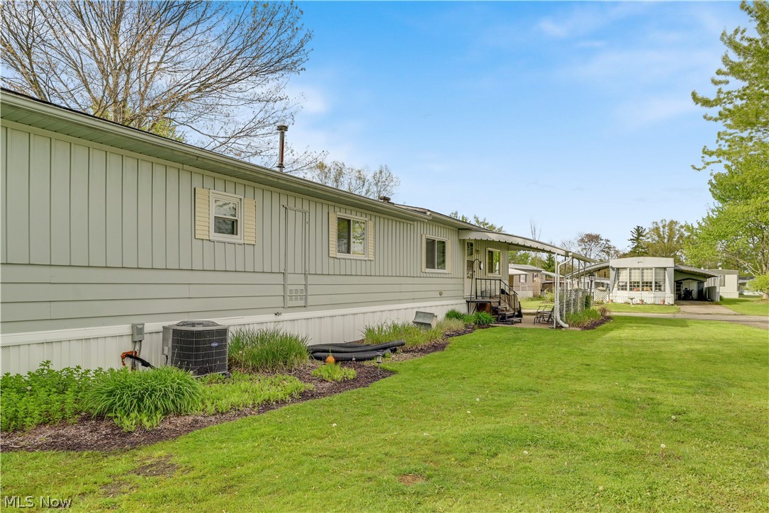 171 Brook Drive Brookfield OH 44403