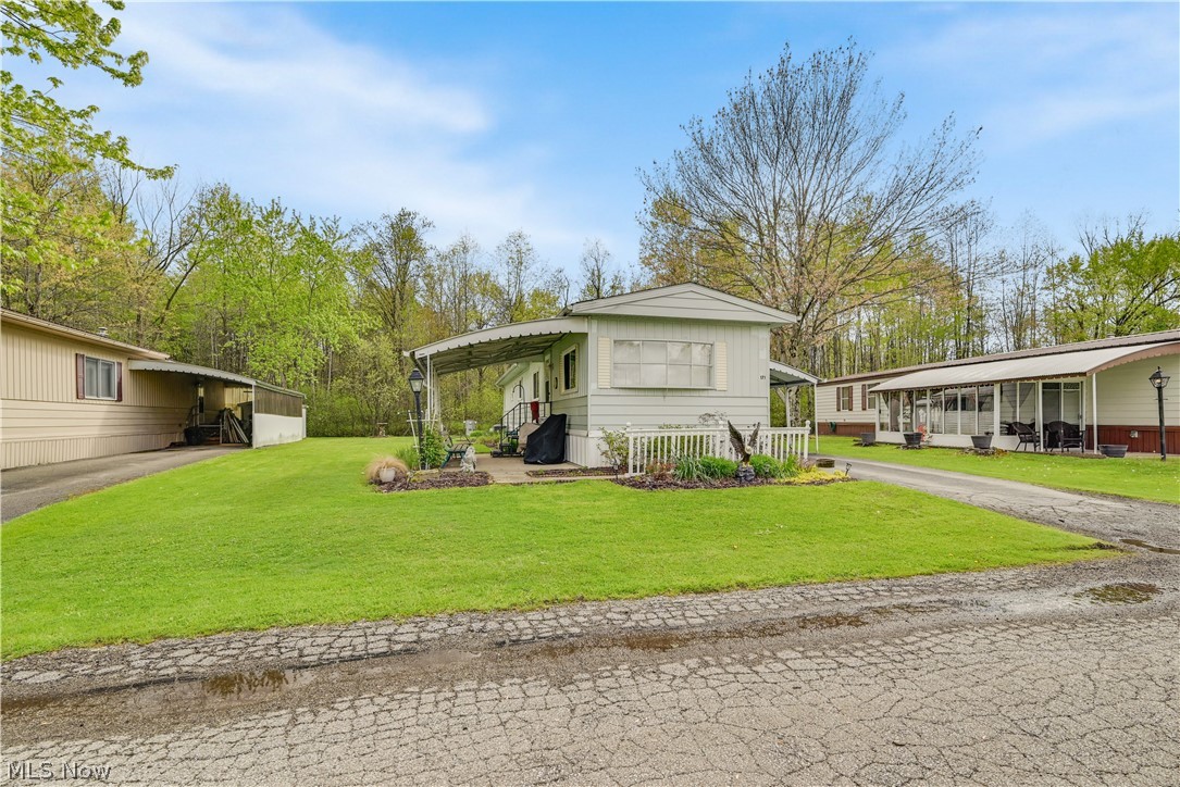 171 Brook Drive Brookfield OH 44403