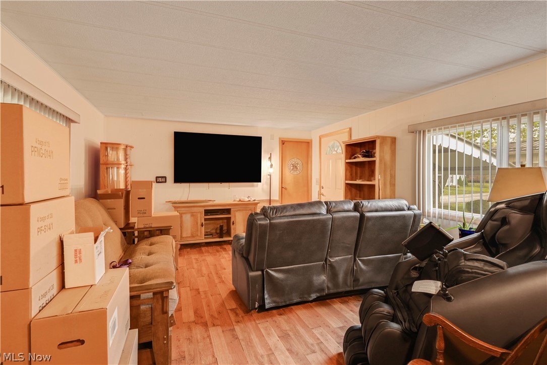 171 Brook Drive Brookfield OH 44403