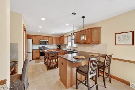 5503 Pheasants Walk Drive North Olmsted OH 44070