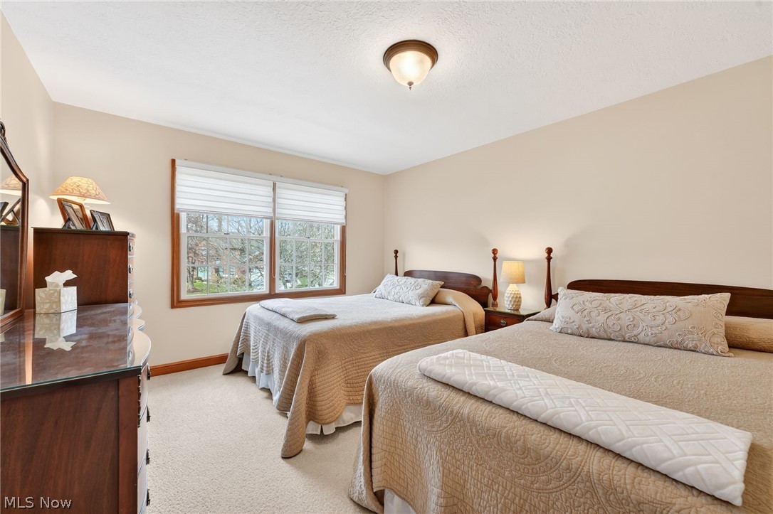 5503 Pheasants Walk Drive North Olmsted OH 44070