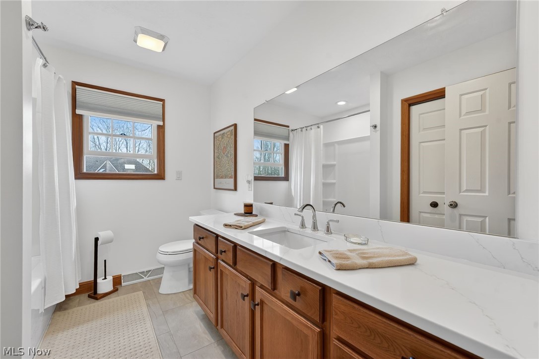 5503 Pheasants Walk Drive North Olmsted OH 44070