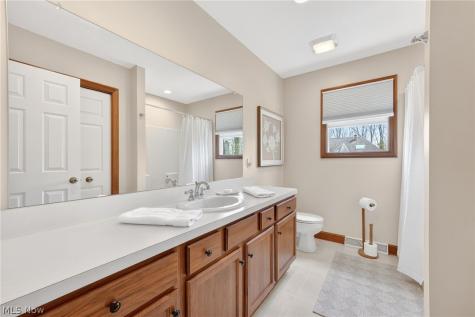 5503 Pheasants Walk Drive North Olmsted OH 44070