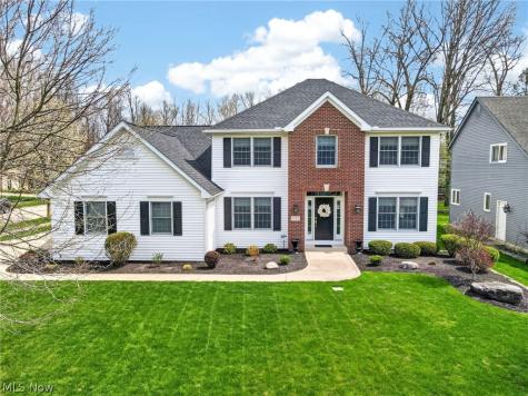 5503 Pheasants Walk Drive North Olmsted OH 44070