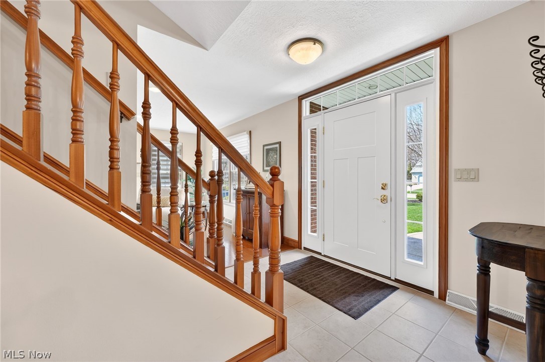5503 Pheasants Walk Drive North Olmsted OH 44070