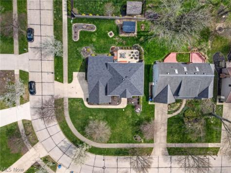 5503 Pheasants Walk Drive North Olmsted OH 44070