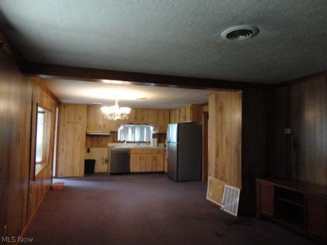 2252 N Medina Line Road Akron OH 44333