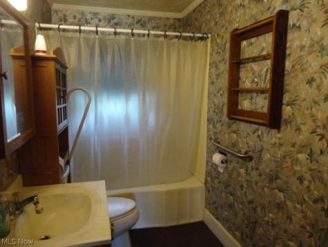 2252 N Medina Line Road Akron OH 44333