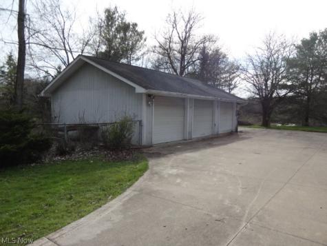 2252 N Medina Line Road Akron OH 44333