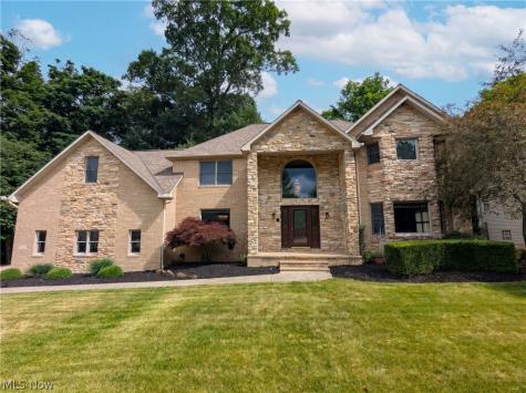 7550 James Drive North Royalton OH 44133
