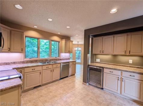 7550 James Drive North Royalton OH 44133