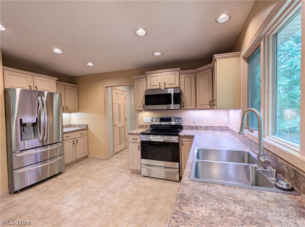 7550 James Drive North Royalton OH 44133