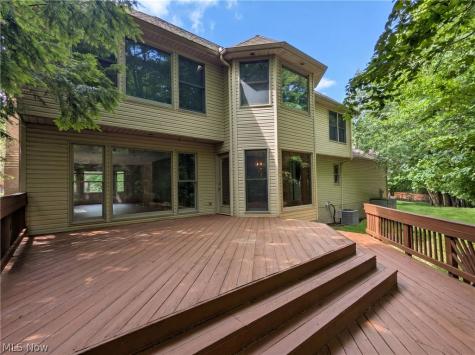 7550 James Drive North Royalton OH 44133