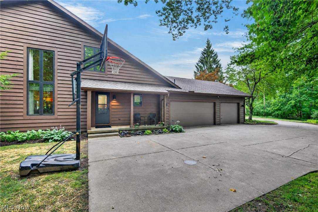 2571 Cedarwood Road Pepper Pike OH 44124