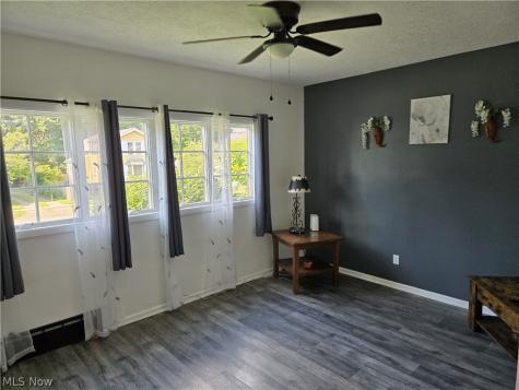 122 E Central Avenue Ravenna OH 44266