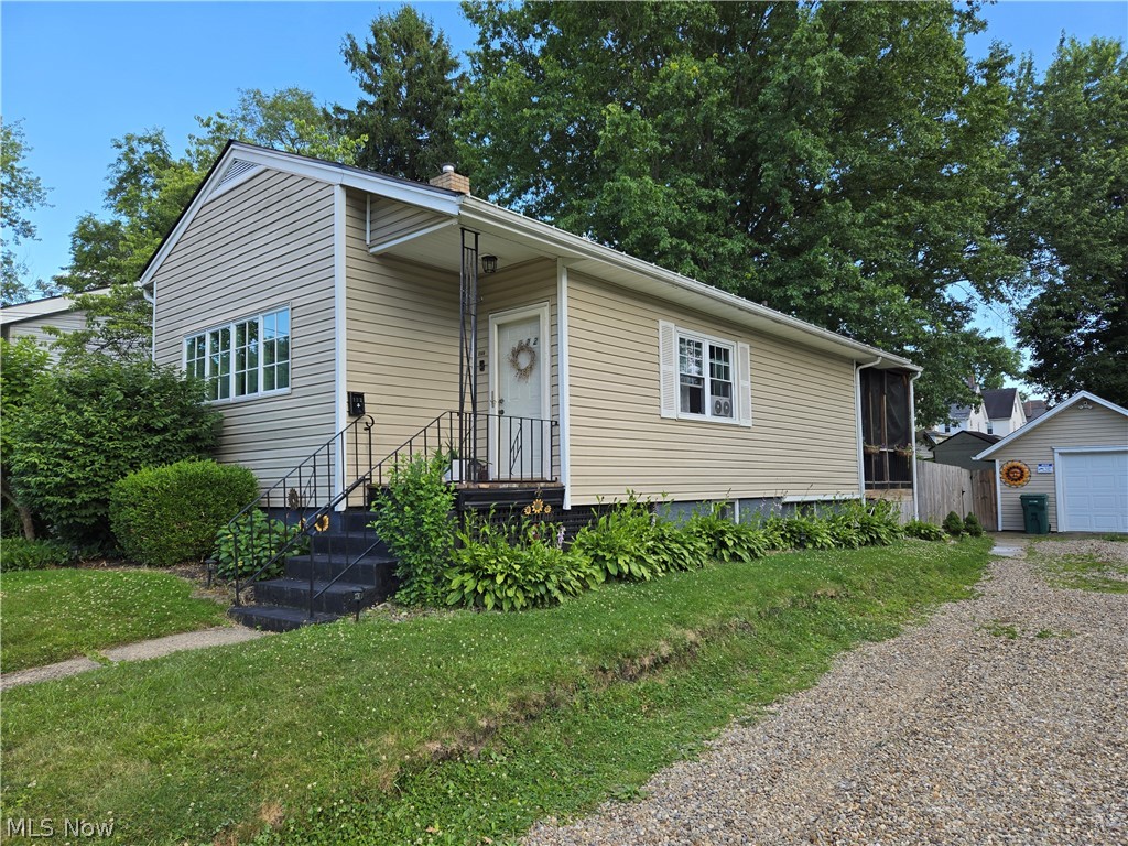 122 E Central Avenue Ravenna OH 44266