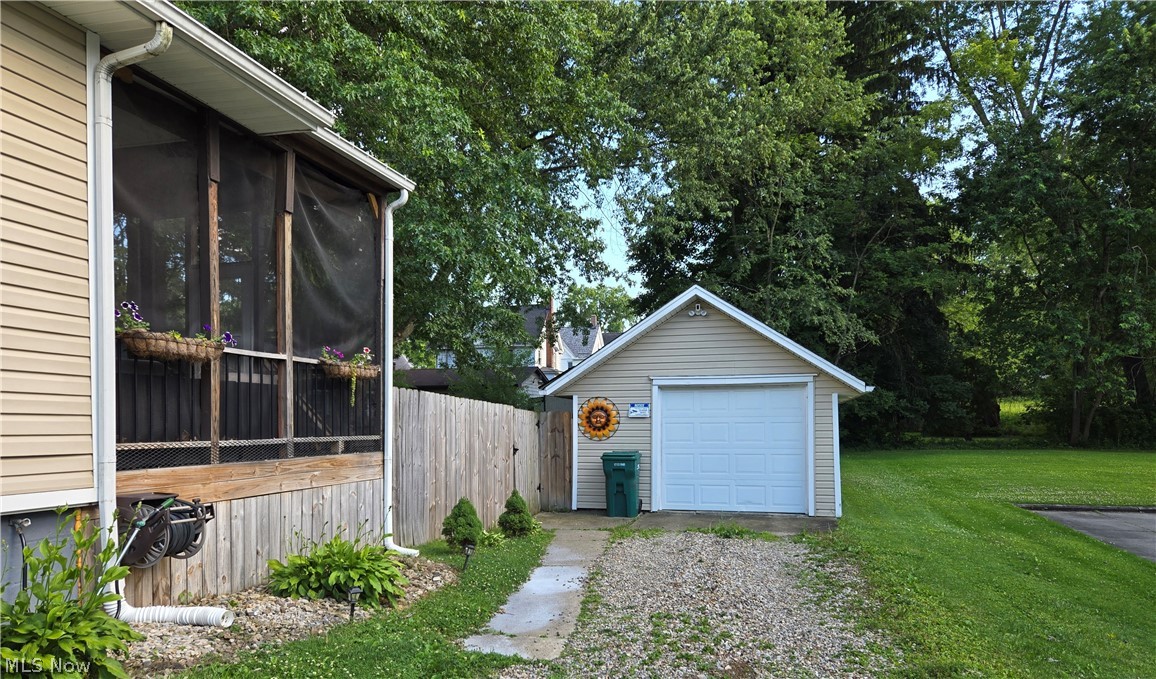 122 E Central Avenue Ravenna OH 44266