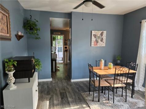 122 E Central Avenue Ravenna OH 44266