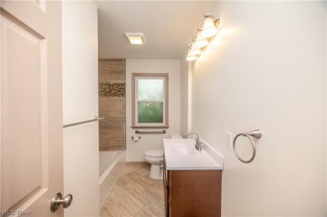 1433 Robbins Avenue Niles OH 44446