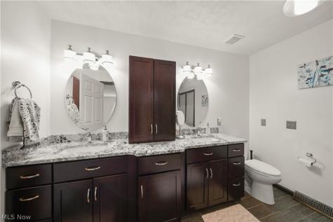 698 Deep Woods Drive Aurora OH 44202