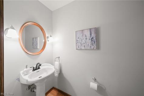 698 Deep Woods Drive Aurora OH 44202
