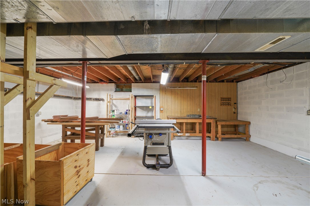 698 Deep Woods Drive Aurora OH 44202