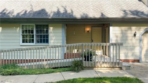 698 Deep Woods Drive Aurora OH 44202