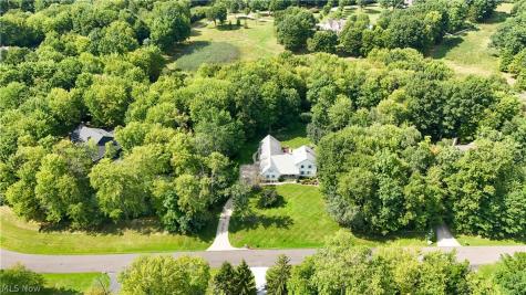 698 Deep Woods Drive Aurora OH 44202