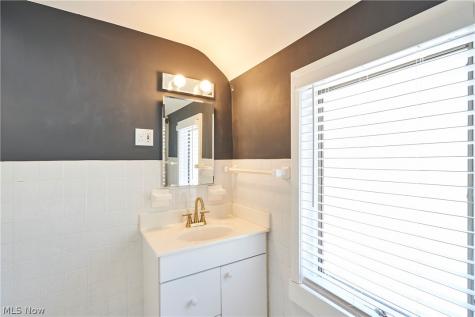 5215 Mayview Road Lyndhurst OH 44124