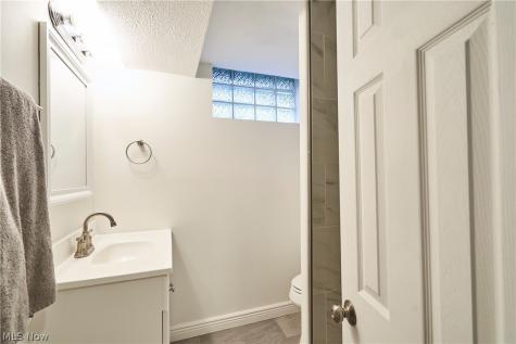 5215 Mayview Road Lyndhurst OH 44124